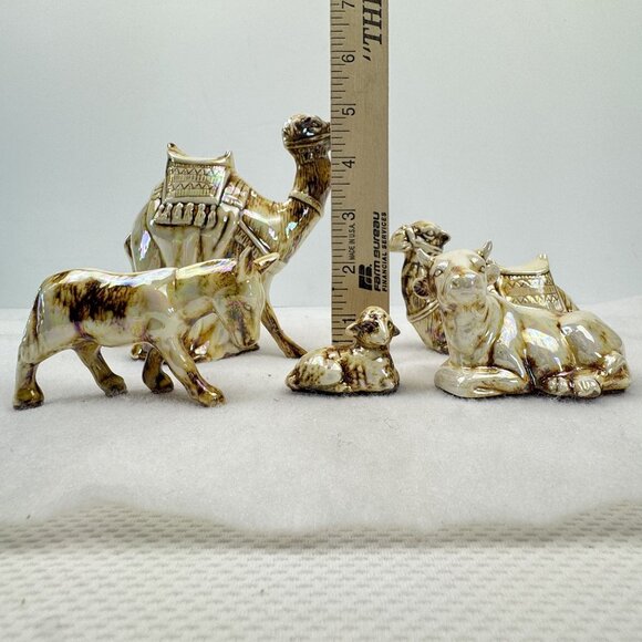 Vintage 13 pc Manger Nativity Set Gold Ceramic Figurines Wood Straw Christmas - Picture 9 of 16